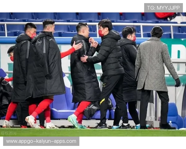 更衣室核心发声稳住全队士气